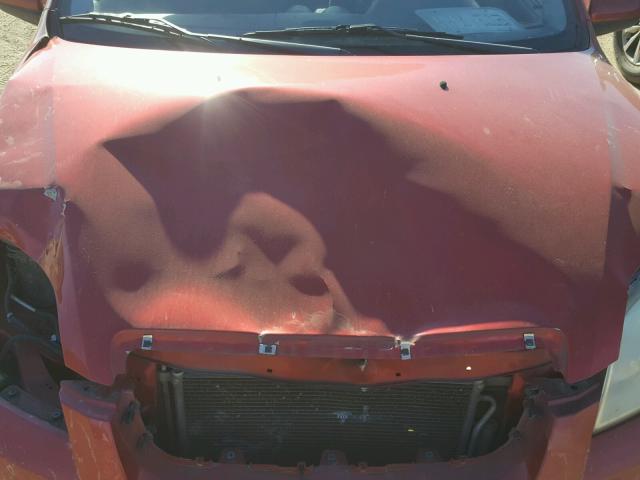 KL1TD56E09B391323 - 2009 CHEVROLET AVEO LS RED photo 7