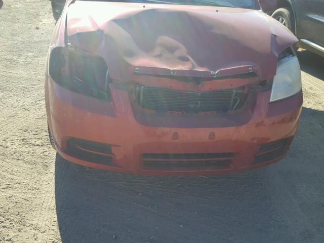 KL1TD56E09B391323 - 2009 CHEVROLET AVEO LS RED photo 9