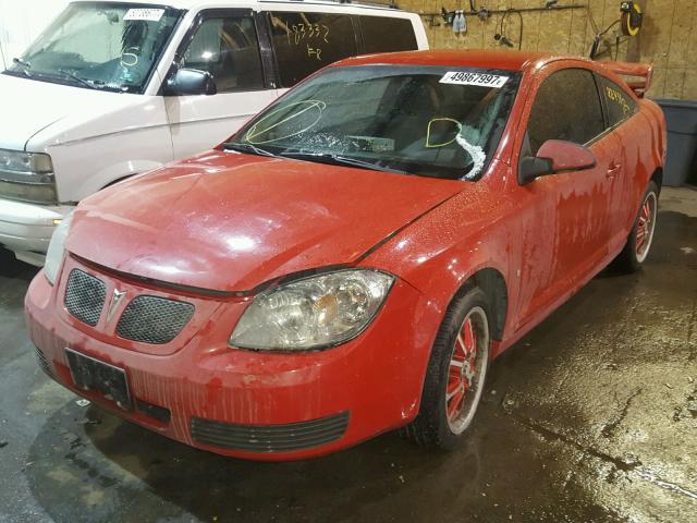 1G2AL15F377237957 - 2007 PONTIAC G5 RED photo 2