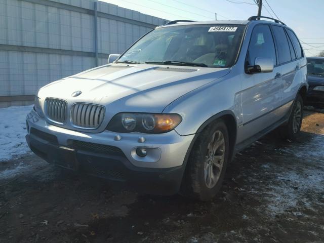 5UXFB53516LV25678 - 2006 BMW X5 4.4I SILVER photo 2