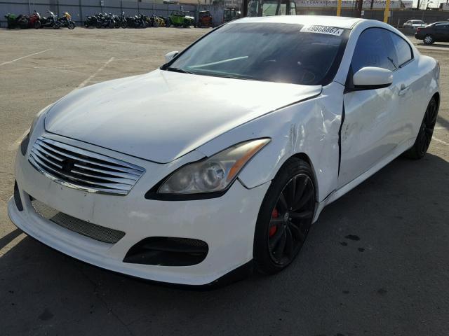 JNKCV64E49M602556 - 2009 INFINITI G37 BASE WHITE photo 2