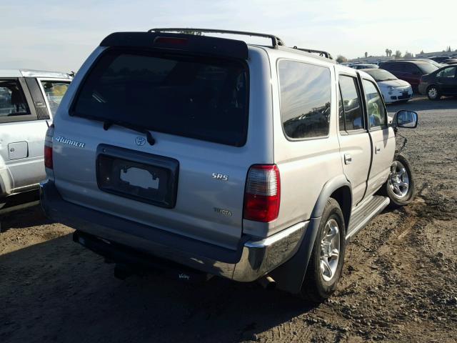 JT3GN86R2Y0153077 - 2000 TOYOTA 4RUNNER SR SILVER photo 4