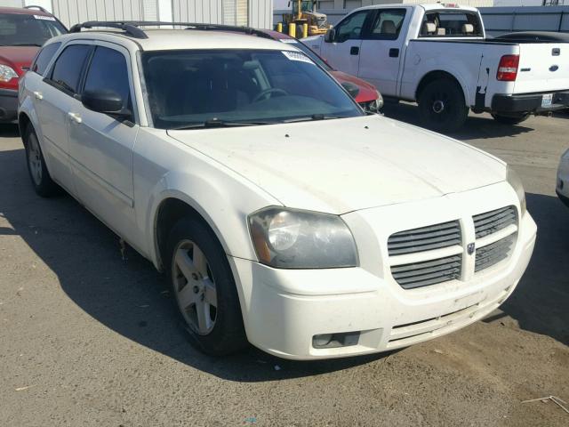 2D4FV48TX5H125630 - 2005 DODGE MAGNUM SE WHITE photo 1