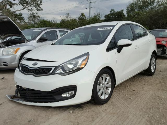 KNADN4A32F6453476 - 2015 KIA RIO EX WHITE photo 2