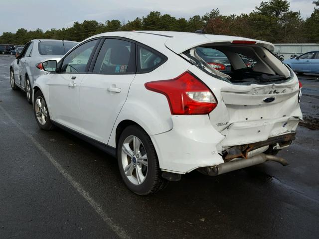 1FADP3K2XEL125354 - 2014 FORD FOCUS SE WHITE photo 3