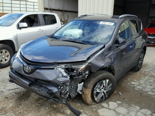 JTMZFREV2HJ148090 - 2017 TOYOTA RAV4 LE Boz foto 2