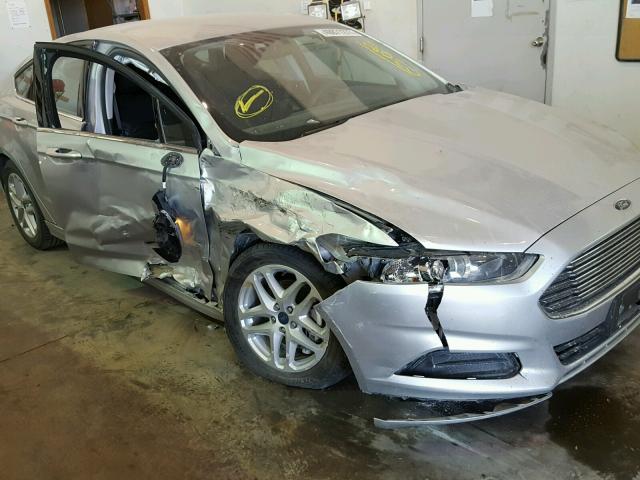 3FA6P0H71GR303098 - 2016 FORD FUSION SE SILVER photo 9