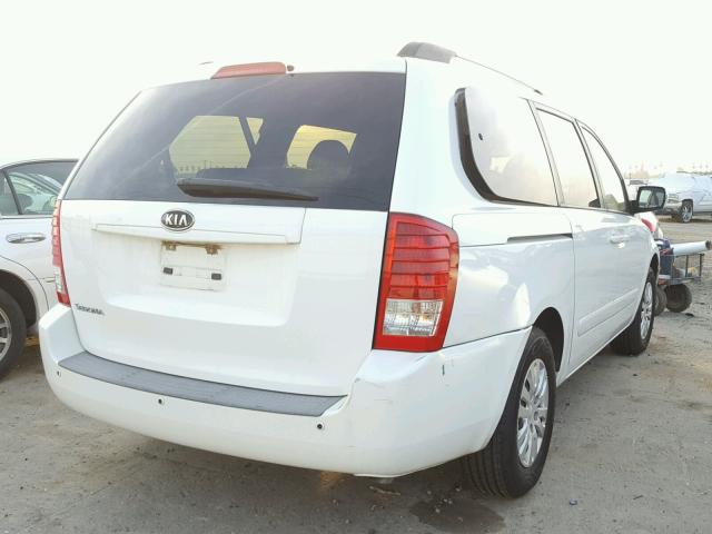 KNDMG4C79B6374801 - 2011 KIA SEDONA LX WHITE photo 4