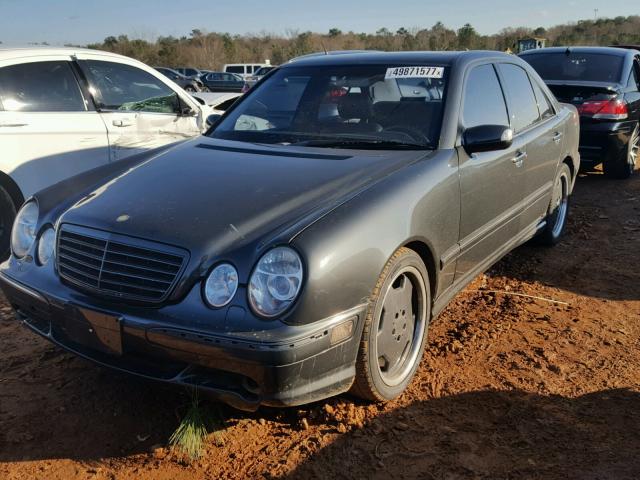 WDBJF74J82B461032 - 2002 MERCEDES-BENZ E 55 AMG CHARCOAL photo 2