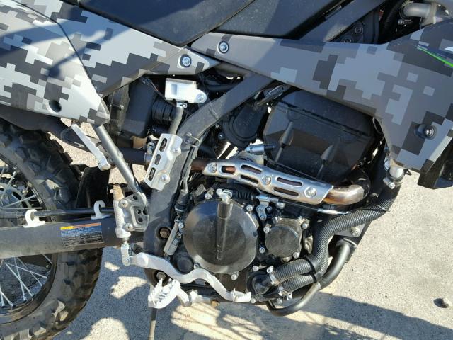 JKALXMS17JDA27502 - 2018 KAWASAKI KLX250 SJ GRAY photo 7