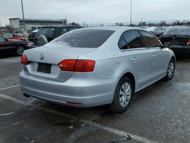 3VW2K7AJ4EM404276 - 2014 VOLKSWAGEN JETTA BASE SILVER photo 4