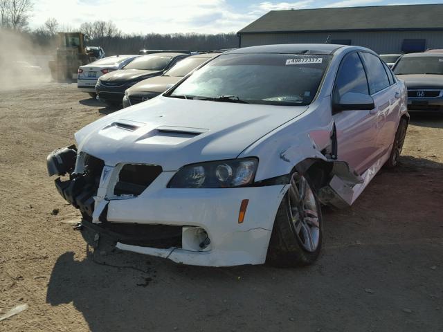 6G2ER57779L165218 - 2009 PONTIAC G8 WHITE photo 2