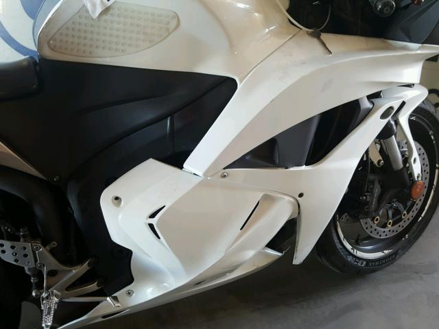 JH2PC4062AK300007 - 2010 HONDA CBR600 RR WHITE photo 9