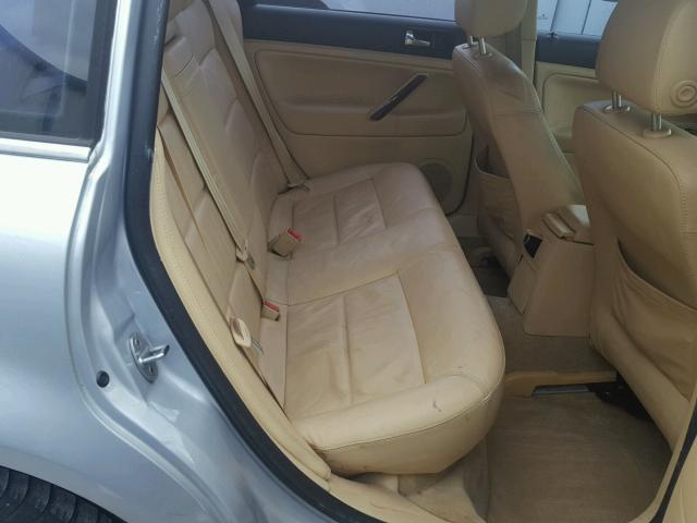 WVWTH63B82P071110 - 2002 VOLKSWAGEN PASSAT GLX SILVER photo 6