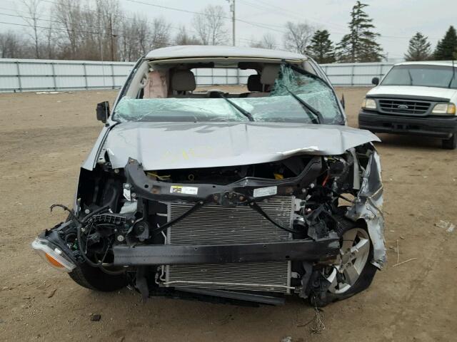 2C4RDGBG2DR612520 - 2013 DODGE GRAND CARA SILVER photo 10