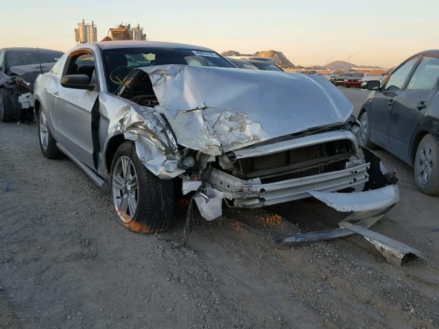 1ZVBP8AM3E5309991 - 2014 FORD MUSTANG SILVER photo 1