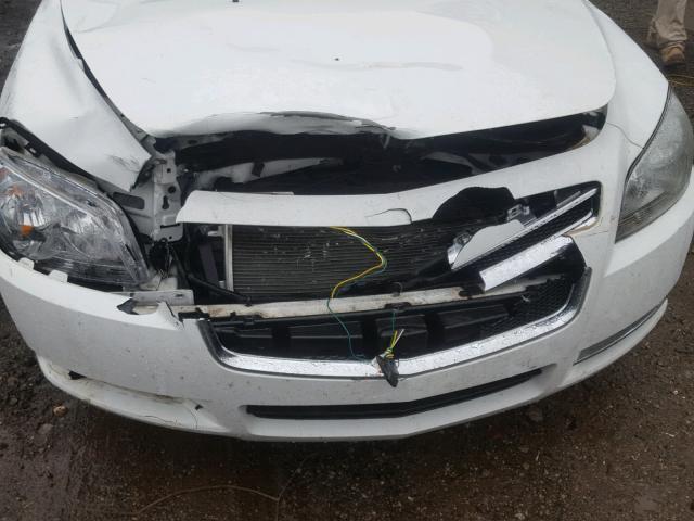 1G1ZC5EU7CF257304 - 2012 CHEVROLET MALIBU 1LT WHITE photo 9