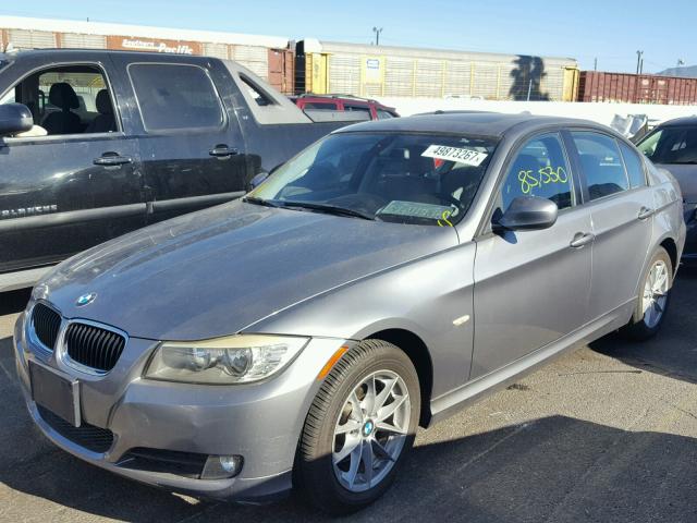 WBAPH7C54AA176436 - 2010 BMW 328 I GRAY photo 2