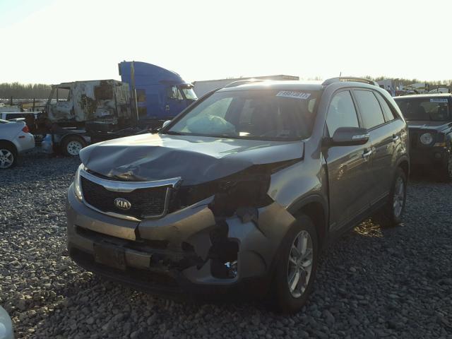 5XYKTCA69EG450185 - 2014 KIA SORENTO LX GRAY photo 2