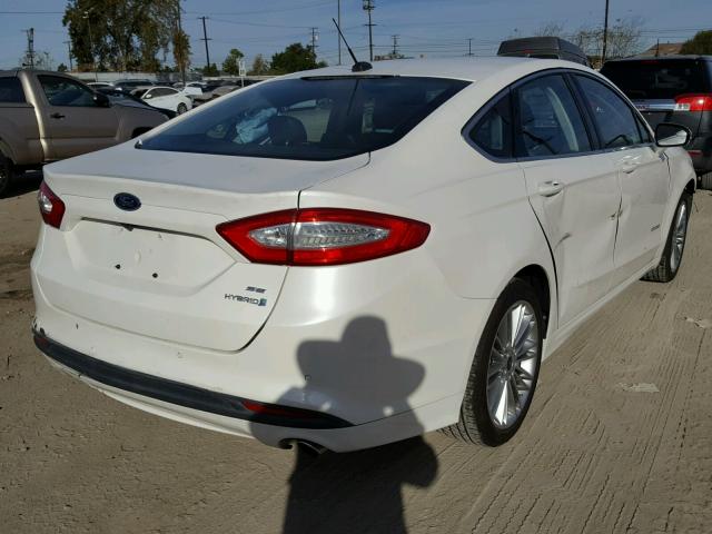 3FA6P0LU5DR127536 - 2013 FORD FUSION SE WHITE photo 4