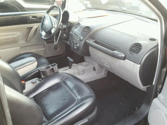 3VWCT21CX1M405142 - 2001 VOLKSWAGEN NEW BEETLE 黑色 照片 5