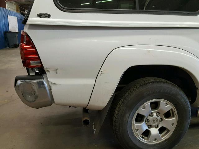 5TELU42N05Z099976 - 2005 TOYOTA TACOMA DOU WHITE photo 9