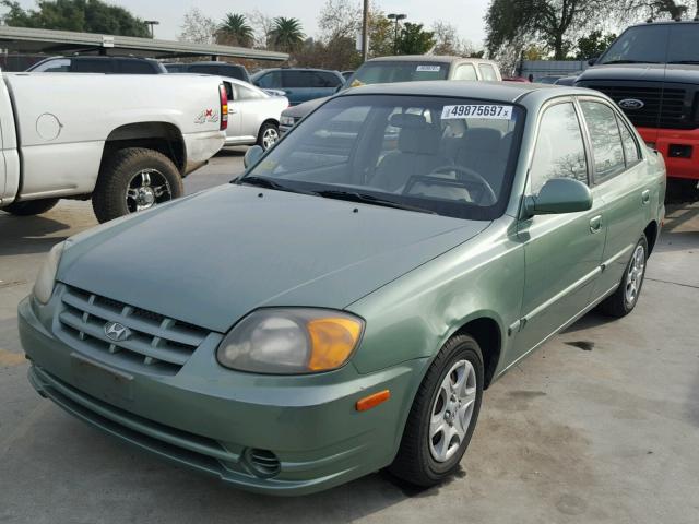 KMHCG45C55U600902 - 2005 HYUNDAI ACCENT GL GREEN photo 2