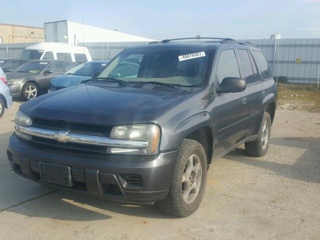 1GNDT13S472170038 - 2007 CHEVROLET TRAILBLAZE GRAY photo 2