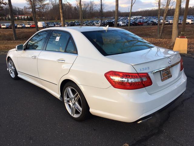 WDDHF8HBXBA383809 - 2011 MERCEDES-BENZ E 350 4MAT WHITE photo 3