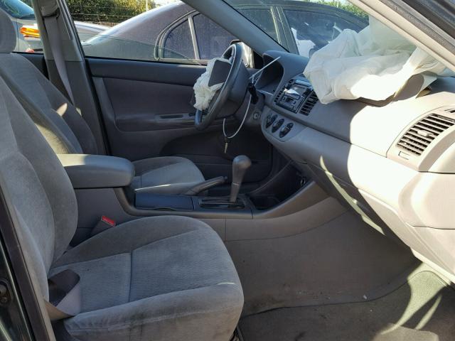 4T1BE32K22U504602 - 2002 TOYOTA CAMRY LE GREEN photo 5