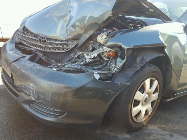 4T1BE32K22U504602 - 2002 TOYOTA CAMRY LE GREEN photo 9