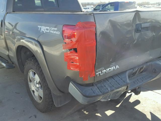 5TFUW5F13CX213842 - 2012 TOYOTA TUNDRA DOU BROWN photo 9