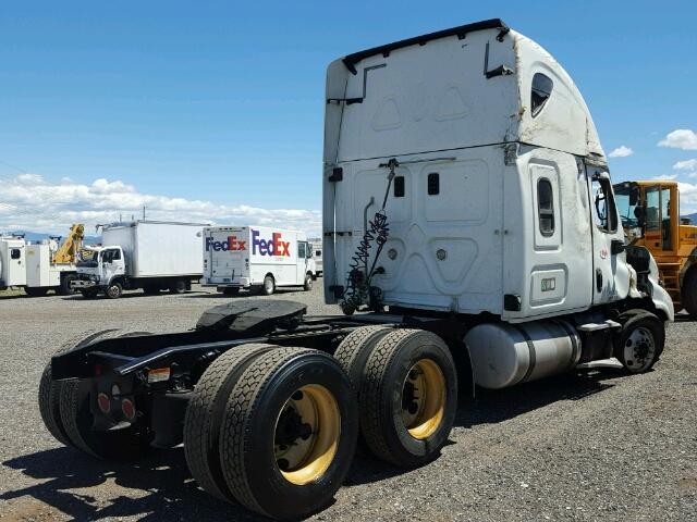 1FUJGLBG3DLBY0277 - 2013 FREIGHTLINER CASCADIA 1 WHITE photo 4