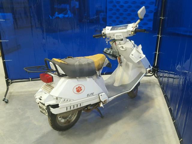 3H1HF0301KD403963 - 1989 HONDA CH80 WHITE photo 4