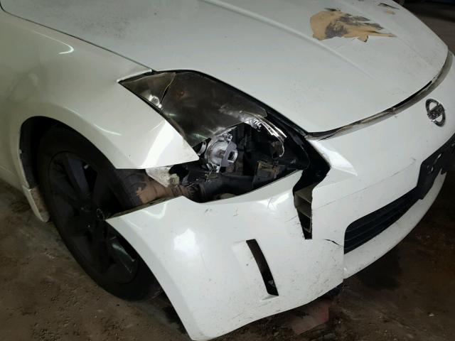 JN1AZ34D35M609000 - 2005 NISSAN 350Z COUPE WHITE photo 9