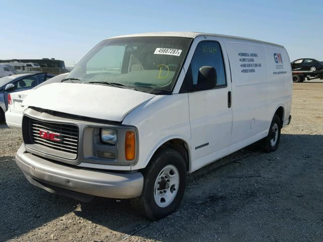 1GTHG35R2Y1232693 - 2000 GMC SAVANA G35 WHITE photo 2