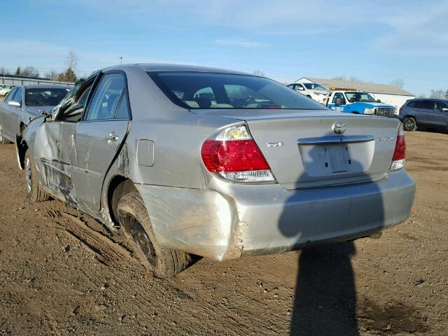 4T1BE32K05U045297 - 2005 TOYOTA CAMRY LE SILVER photo 3