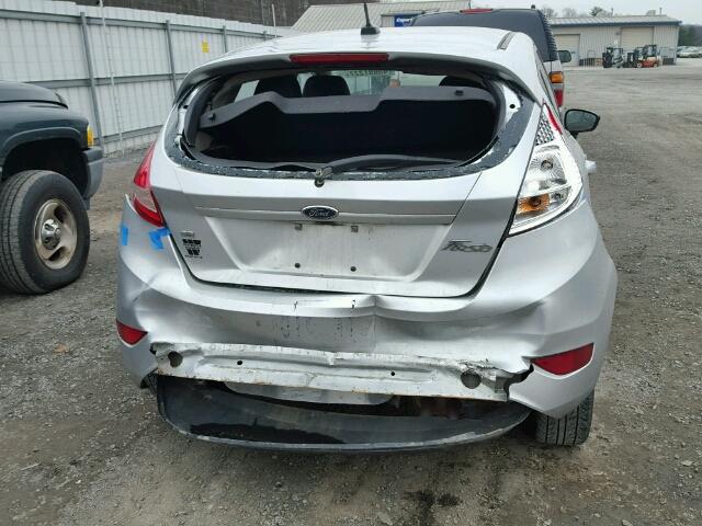 3FADP4EJ8DM143728 - 2013 FORD FIESTA SE SILVER photo 9