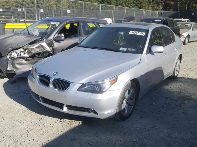 WBANF33507CS41043 - 2007 BMW 525 XI SILVER photo 2