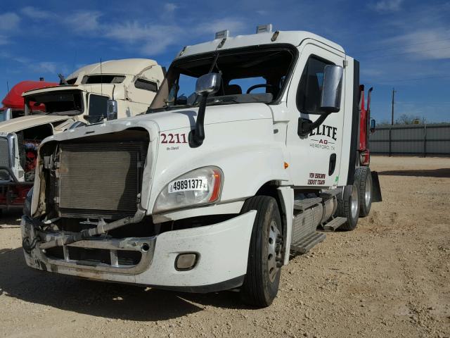 3AKJGEDV9ESFK5874 - 2014 FREIGHTLINER CASCADIA 1 WHITE photo 2