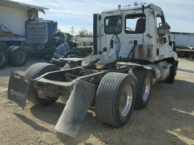 3AKJGEDV9ESFK5874 - 2014 FREIGHTLINER CASCADIA 1 WHITE photo 4