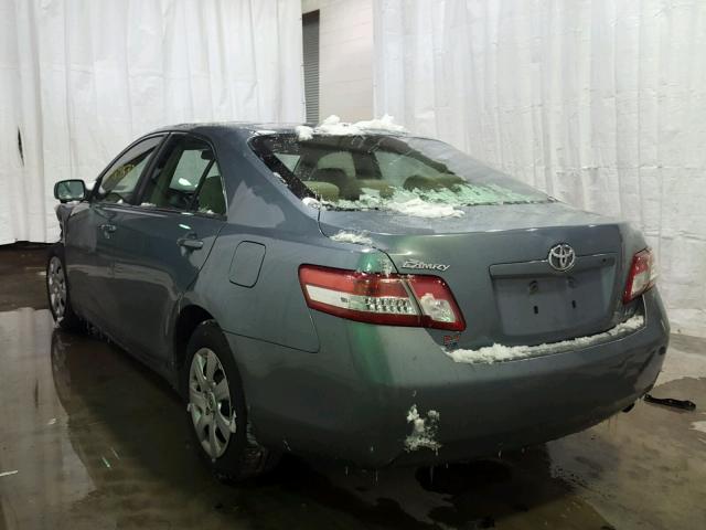 4T1BF3EK4AU539763 - 2010 TOYOTA CAMRY BASE BLUE photo 3