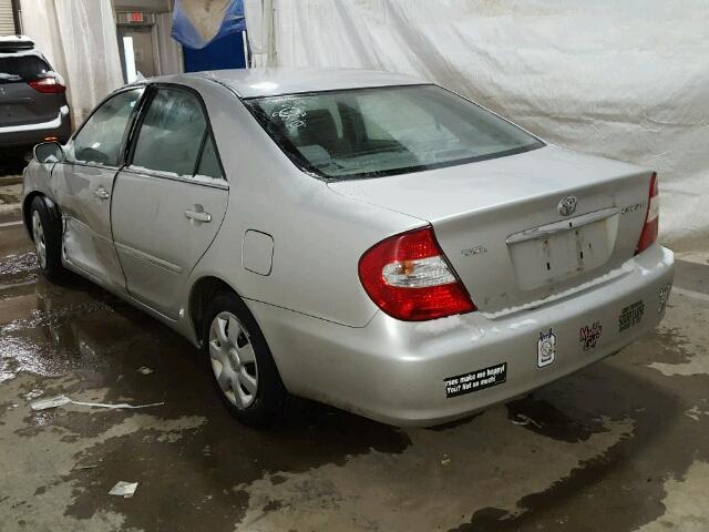 4T1BE32K44U924980 - 2004 TOYOTA CAMRY LE 银色 照片 3