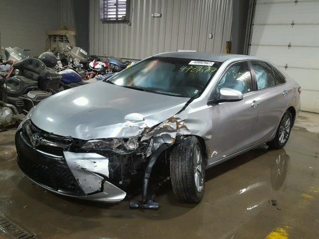 4T1BF1FK5HU337057 - 2017 TOYOTA CAMRY LE SILVER photo 2