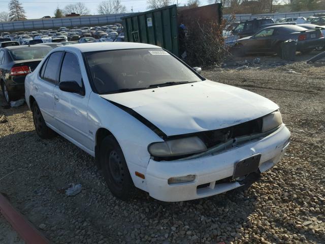 1N4BU31F8PC141835 - 1993 NISSAN ALTIMA XE WHITE photo 1