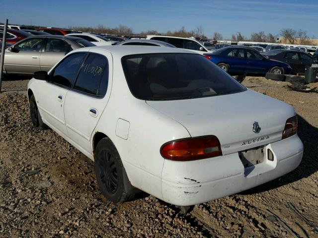 1N4BU31F8PC141835 - 1993 NISSAN ALTIMA XE WHITE photo 3