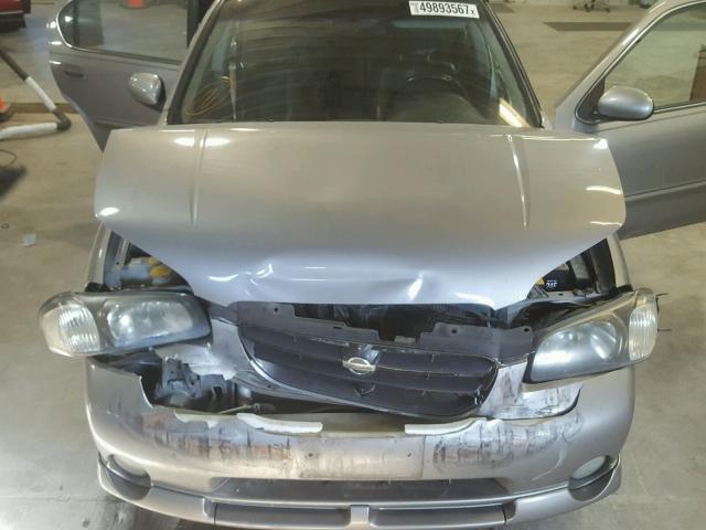 JN1CA31A31T104844 - 2001 NISSAN MAXIMA GXE SILVER photo 7