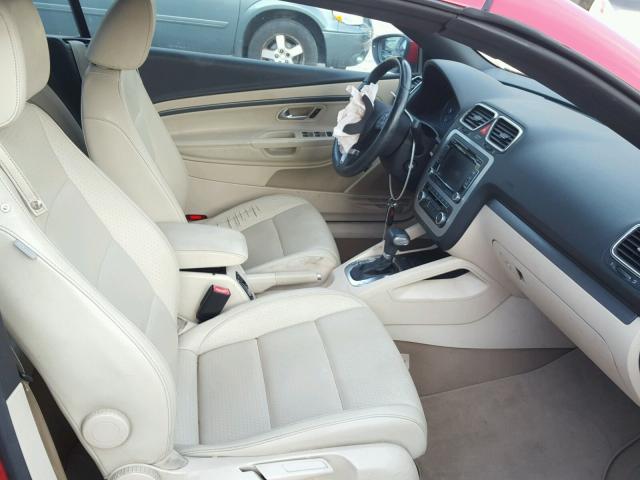 WVWBW7AH4BV002960 - 2011 VOLKSWAGEN EOS KOMFOR RED photo 5