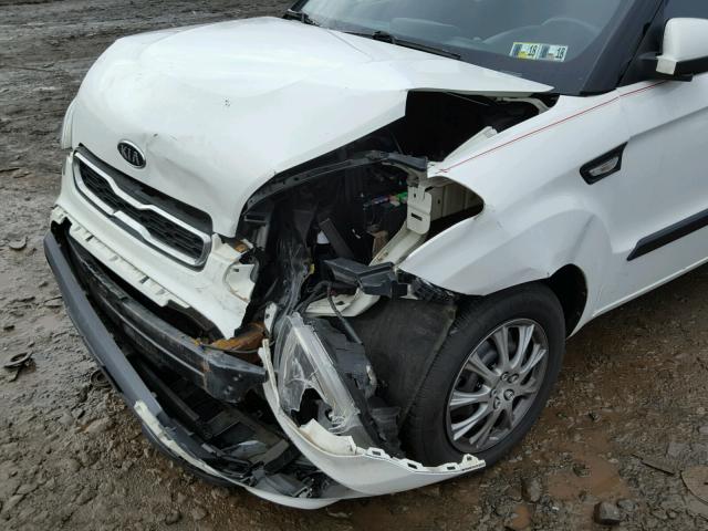 KNDJT2A54C7416260 - 2012 KIA SOUL WHITE photo 9