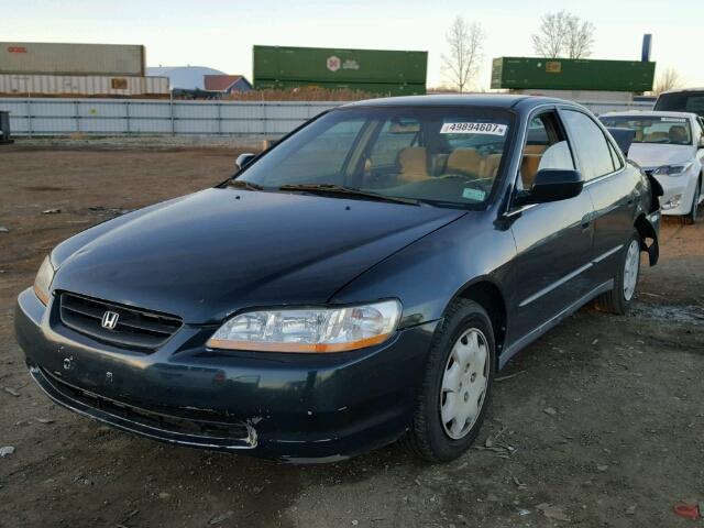 1HGCG6651XA110821 - 1999 HONDA ACCORD LX GREEN photo 2